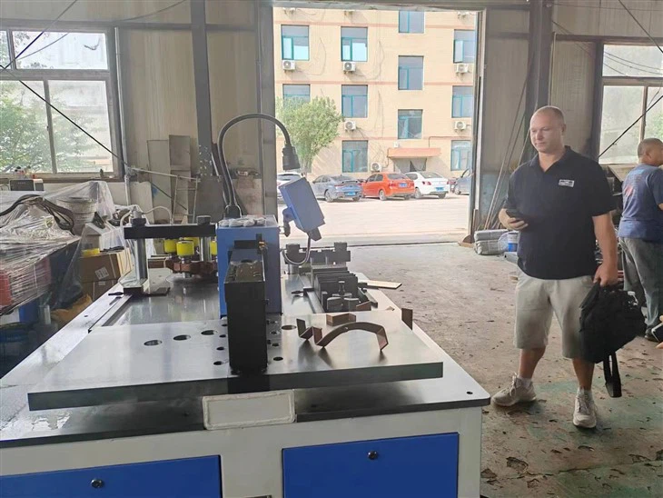 hydraulic busbar cutter